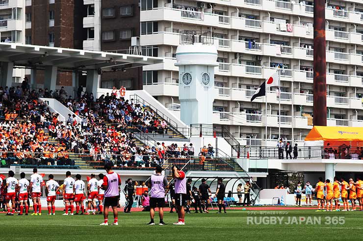 江戸川陸上競技場には4643人の観衆でいっぱいだった