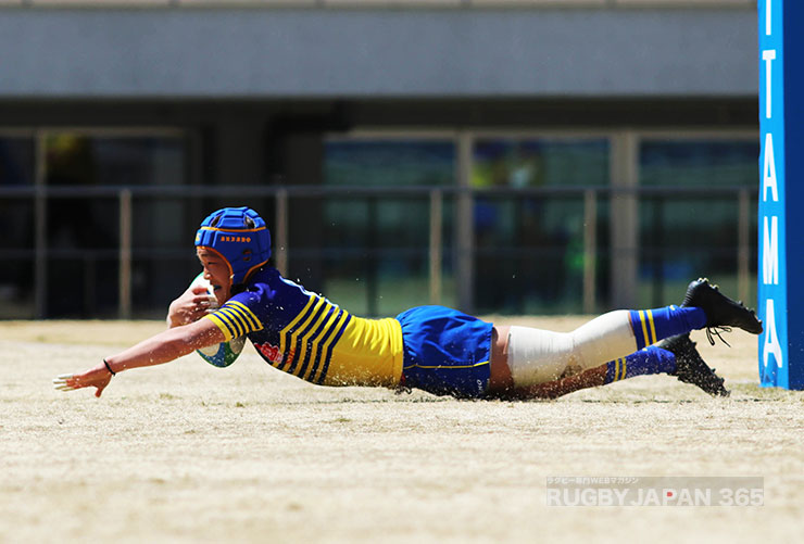 追いつかれた京都成章は前半18分、SH宮尾のトライで再びリードを奪う