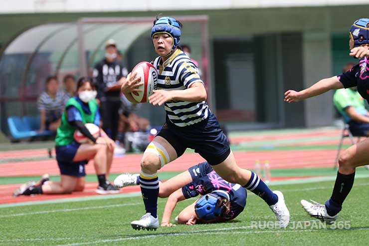 スピードあるランでトライを量産したRKUグレース・土井美咲