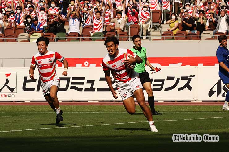山中が2本目のトライを決める