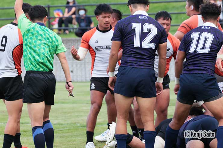 後半10分天理はNO8関口大輔のトライ