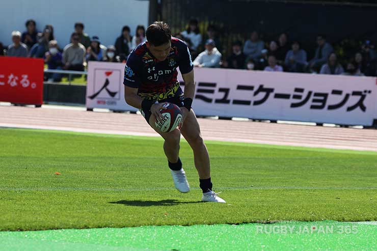 安田のノーホイッスルトライで幕を開けた