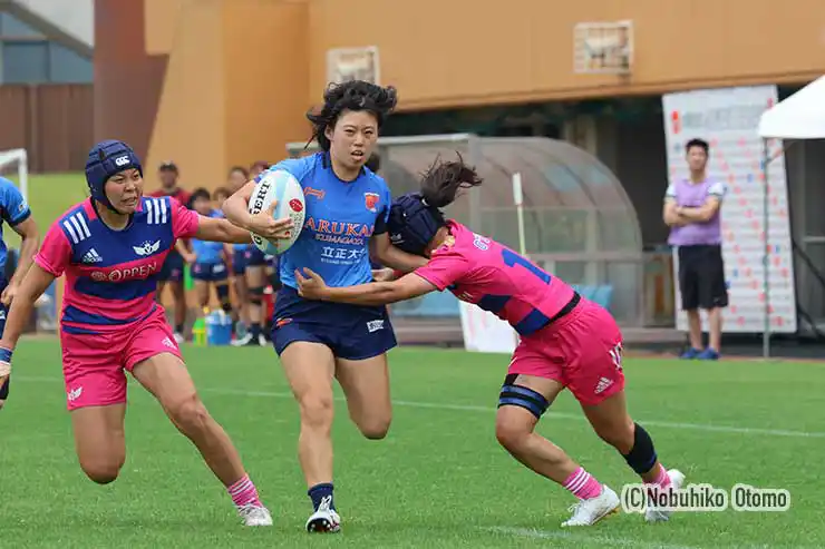 杉本七海のトライで7-0とアルカスがリードして前半を終えた
