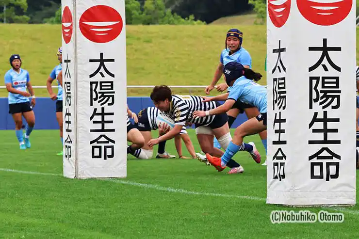 後半3分大塚朱紗のトライでグレースが12-7と逆転に成功する
