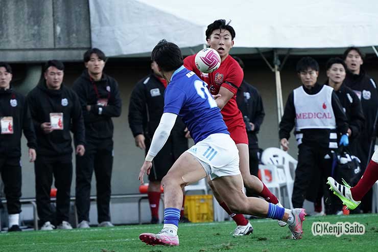 流経大のラストプレー、敵陣ゴール前まで攻めるも山崎へのパスが繋がらずノックオン