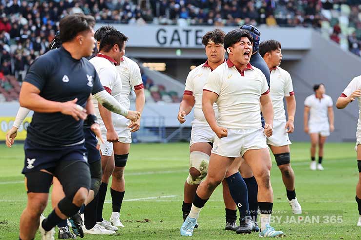 早稲田がスクラムペナルティを獲得