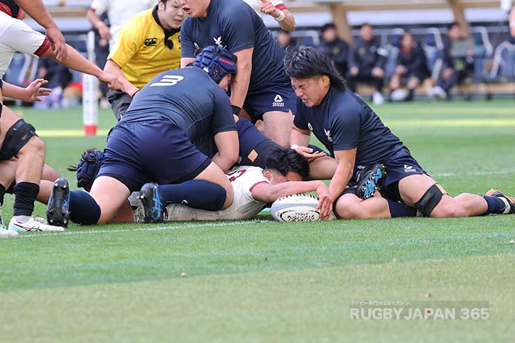 前半15分、早稲田CTB福島秀法のトライ