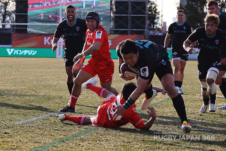 サインプレーから立川理道が同点のトライ