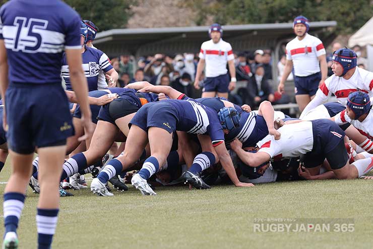 スクラムでは桐蔭学園が優位に進めた