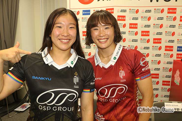 襟付きの新ジャージーで登場した奥野と岡元