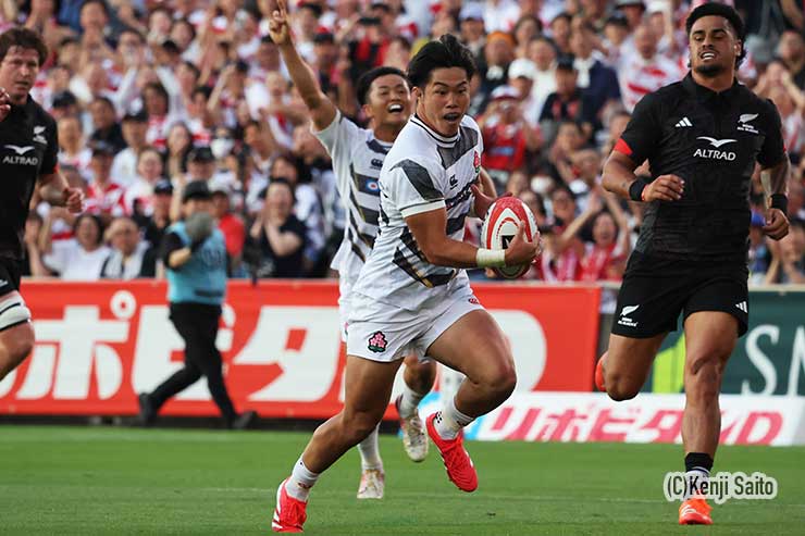 前半、植田和磨の1本目のトライ