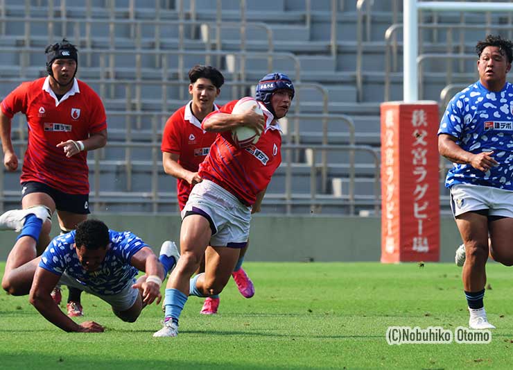 さらにFLランギ(東海大)のタックルも突破