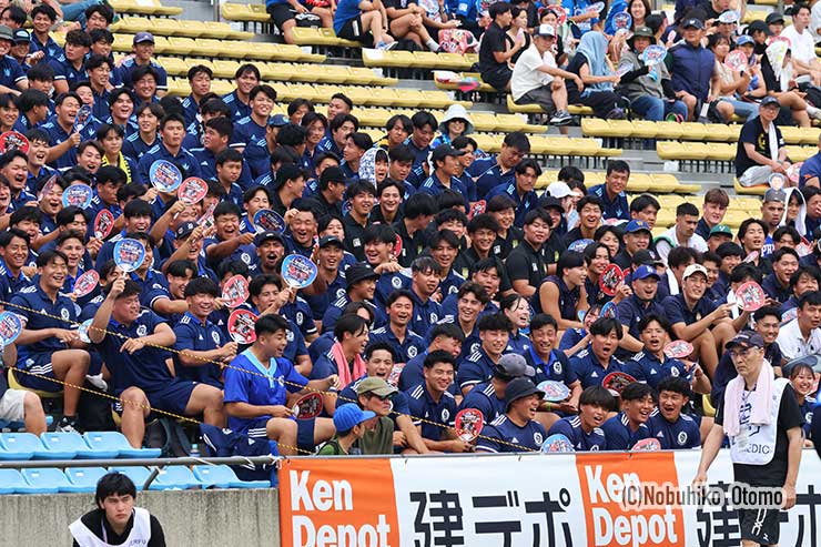絶えず声を出し続けていた東海大応援団