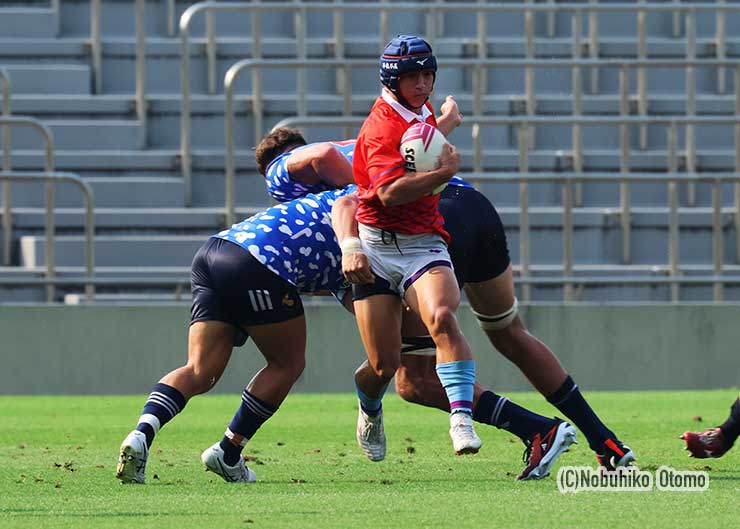 77分、対抗戦選抜26内田慎之甫が2人のタックルを突破