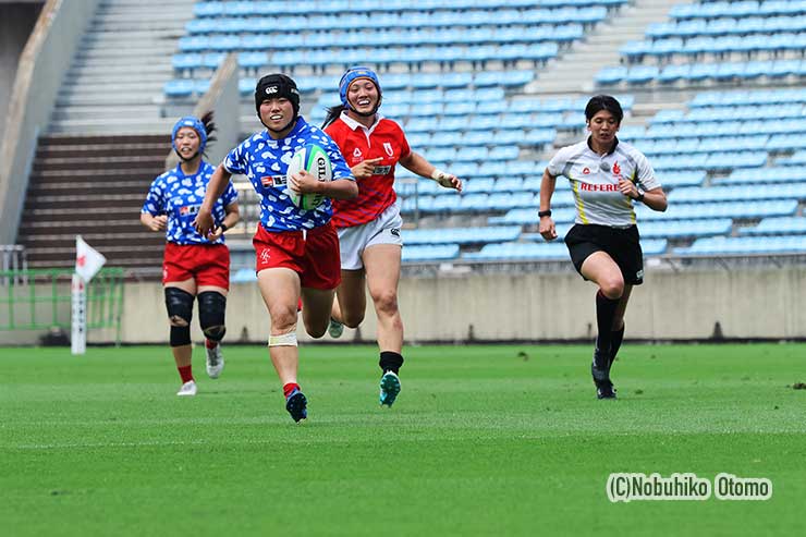 5分、リーグ戦は高井優花が抜け出してトライ。