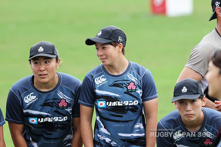 左から、小林花奈子、大塚朱紗、山本実