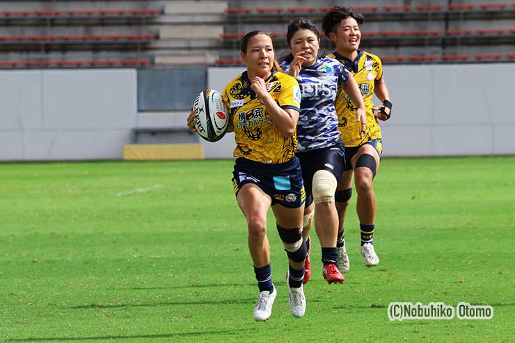 後半5分、TKM④内海春菜子がトライ
