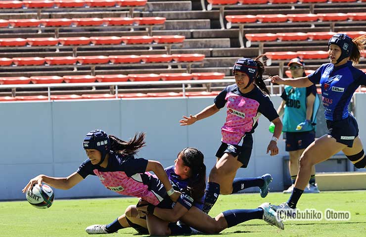 開始1分、チャレンジ⑧大内田彩月が先制トライ