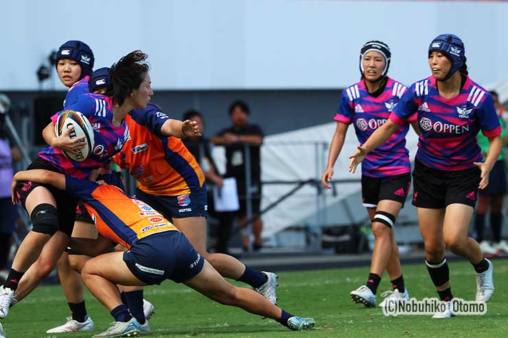 後半2分、追手門⑩松田向日葵がオフロードパス
