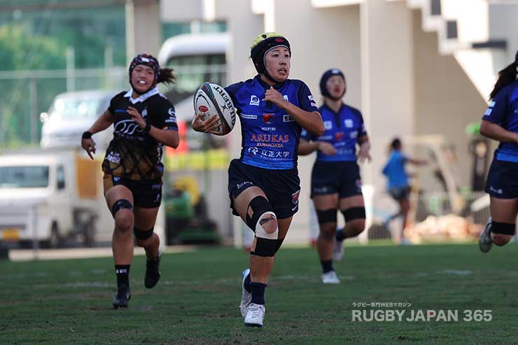 前半ラストプレーで鈴木柚来がトライを決める