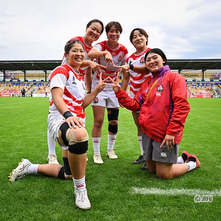 左から川村雅未・長田いろは・大塚朱紗・阿部恵・向來桜子