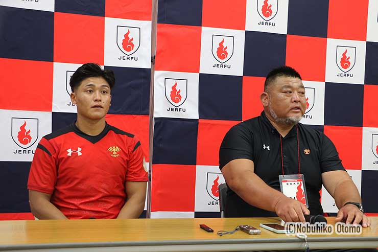 帝京大の大町主将と相馬監督