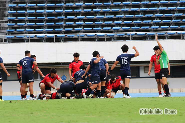 立大はモールからNo8中山がトライ