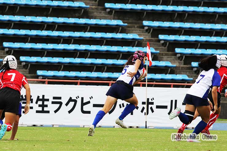 5分、神奈川⑤島津明穂が左サイドを突破