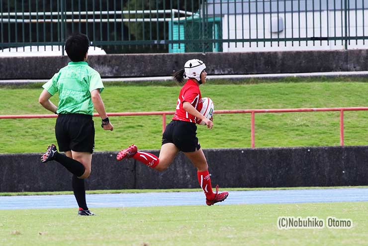 後半2分、福岡⑤松田杏が前半に続きトライ
