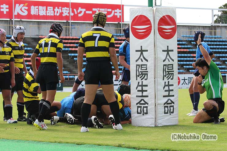 後半ロスタイムの26分、松本はFWが殺到し3.齋藤丈が劇的逆転トライ