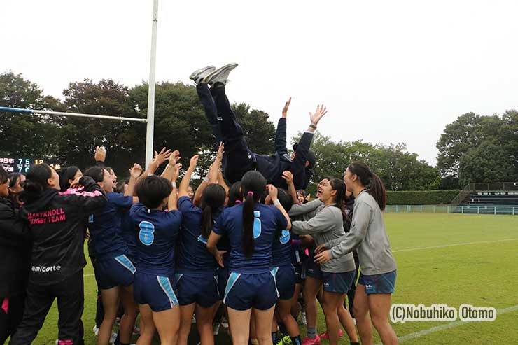 四日市メリノール黒須監督胴上げ
