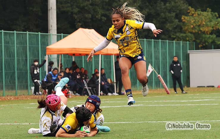 躍動するTKMのFBヨレイン・イェンゴ