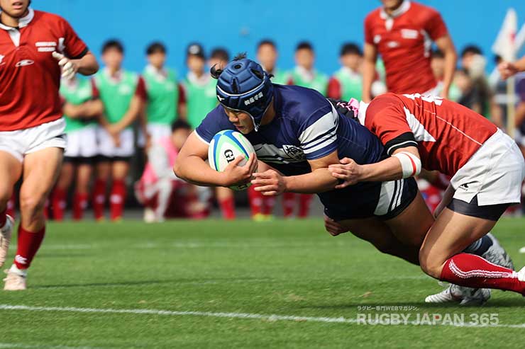 前半、チームに勢いをもたらす堂園のトライ