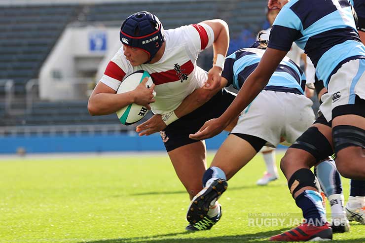 力強いFWの前進