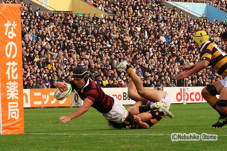 20分、早大LO栗田トライ