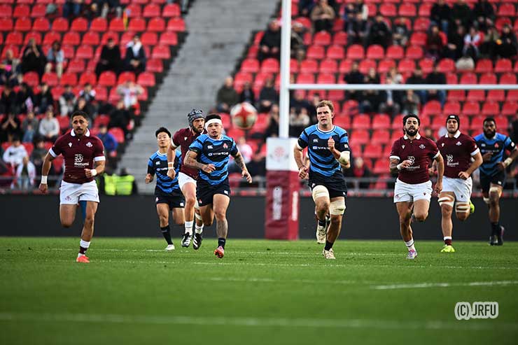 チャーリー・ローレンス(左)、タイラー・ポール(右)