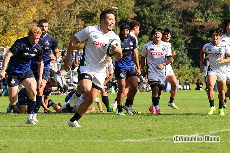 青木とともに帝京大から加わったルーキーPR平井は2トライ