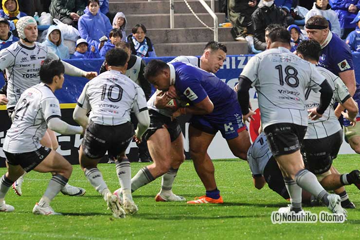 途中出場でスクラムをパワーアップさせた静岡PR稲場