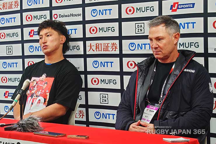 古川聖人ゲームキャプテン（左）、レオン・マクドナルドHC（右）