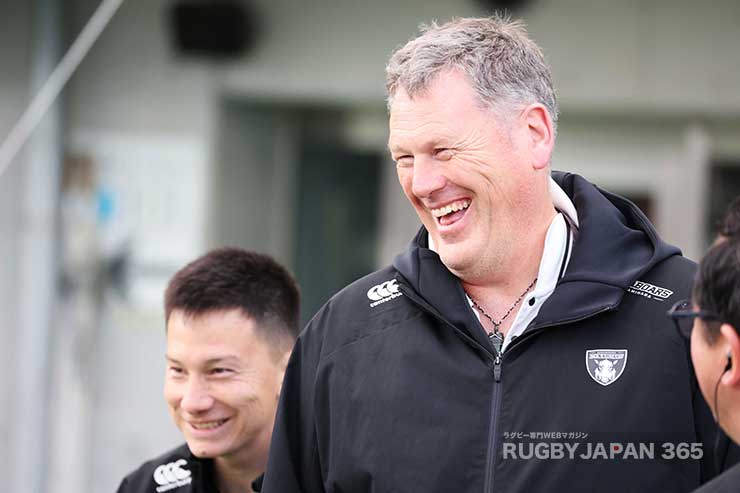 笑顔のグレン・ディレーニHC