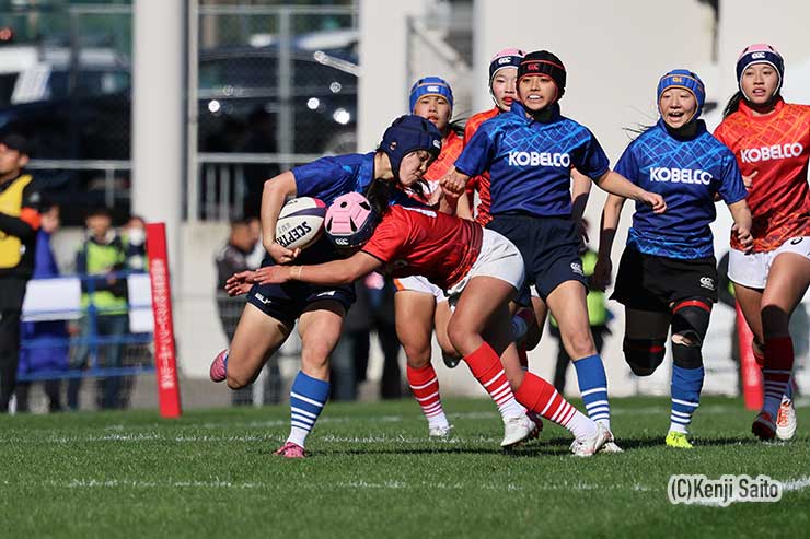 河内陽愛がタックル！