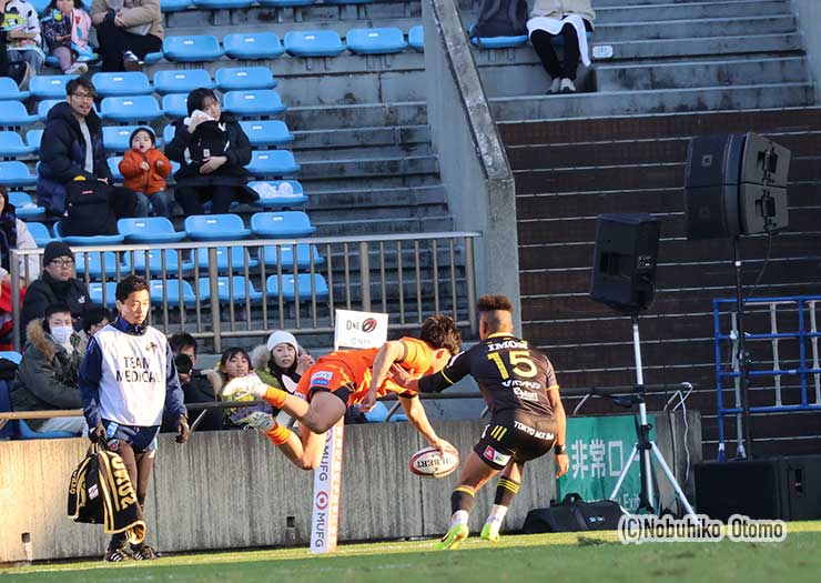 後半8分、木田がダイビングトライ