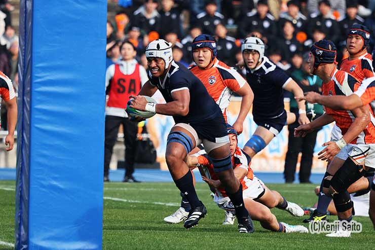 前半17分ナクルィランギ・サケナサがゴールへ