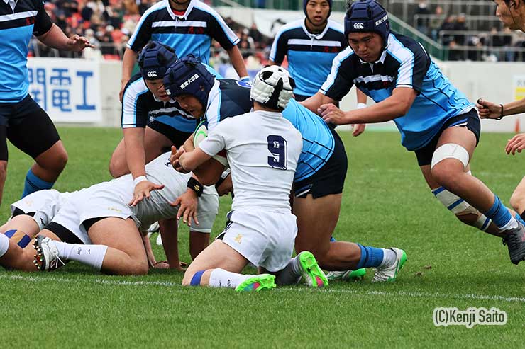 前半13分仰星FL米谷翔馬がトライを決めて7－8に。