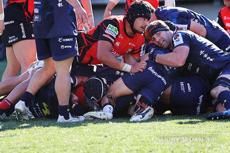 イーグルスは何度もホールドアップでトライできず