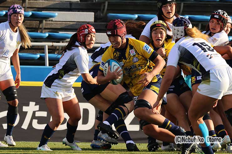 前半39分、TKMのLO松永美穂がトライ