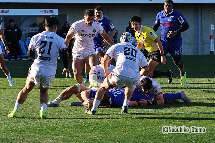 後半40分、クワッガ・スミスが総仕上げのトライ