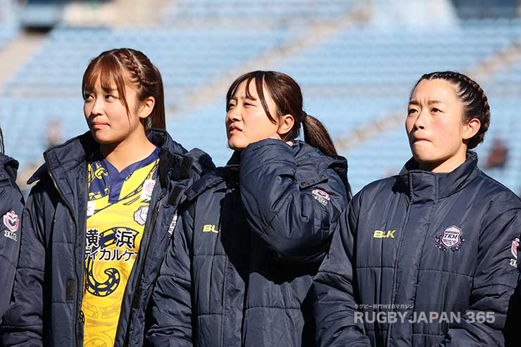 徳永結羽(中央)