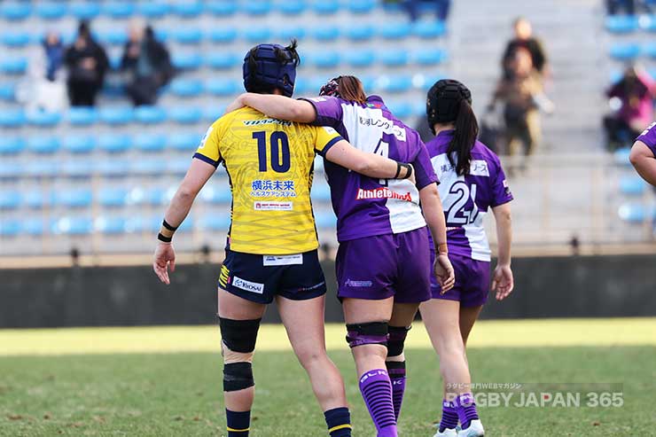 互いの健闘を称える山本実と櫻井綾乃