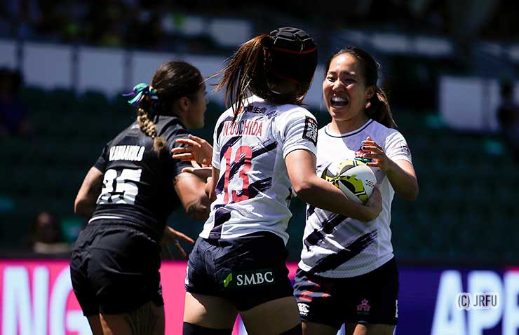 大内田を祝福する庵奥主将